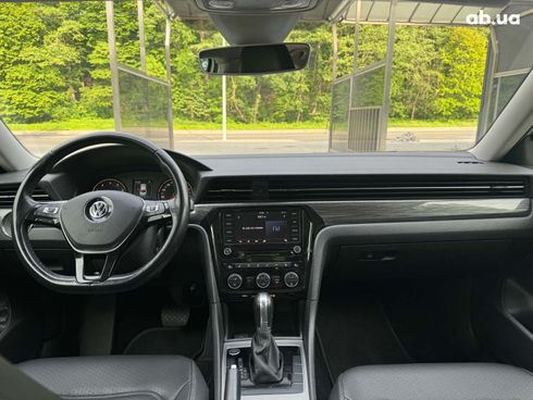 Volkswagen Passat 2019 серый - фото 22