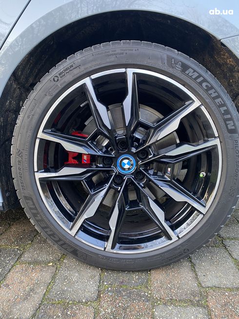 BMW i4 2023 серый - фото 15