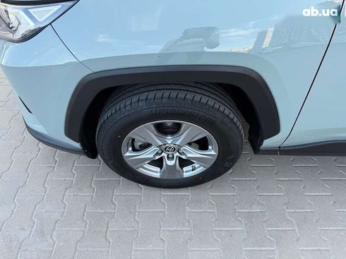 Toyota RAV4 2023 - фото 11