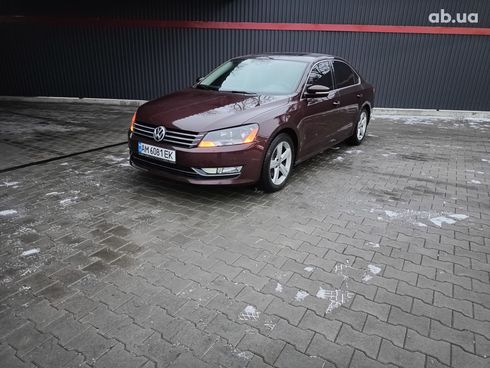 Volkswagen Passat 2012 красный - фото 8