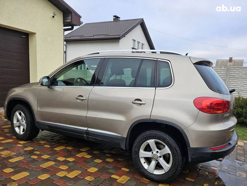 Volkswagen Tiguan 2011 бежевый - фото 2