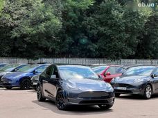Продаж вживаних Tesla Model Y 2024 року в Києві - купити на Автобазарі