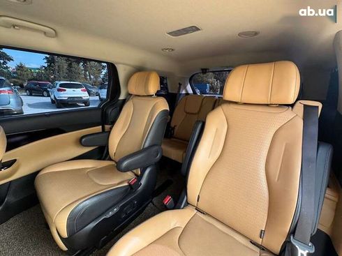 Kia Carnival 2021 - фото 27