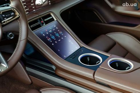 Porsche Taycan 2021 - фото 27