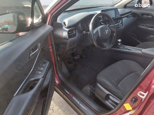 Toyota C-HR 2018 красный - фото 9