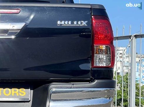 Toyota Hilux 2017 - фото 20