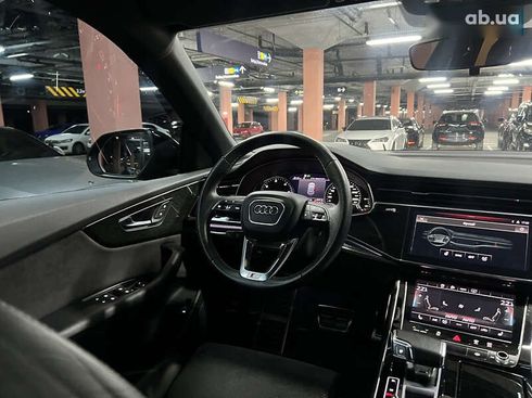 Audi Q8 2020 - фото 29