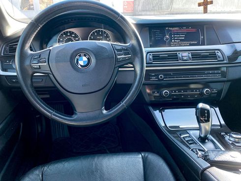 BMW 5 серия 2013 белый - фото 18