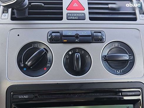 Volkswagen Touran 2009 - фото 20