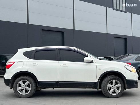 Nissan Qashqai 2011 белый - фото 11