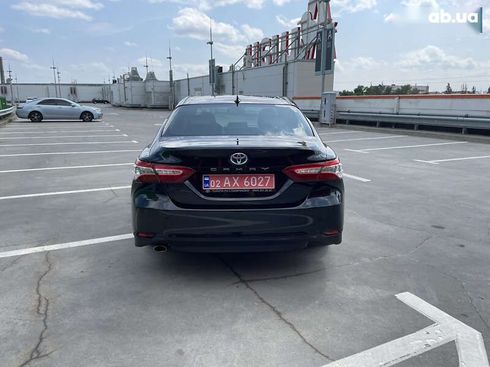 Toyota Camry 2020 - фото 5