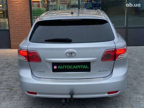 Toyota Avensis 2011 - фото 10