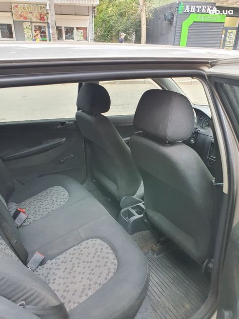 Skoda Fabia 2006 бежевый - фото 7