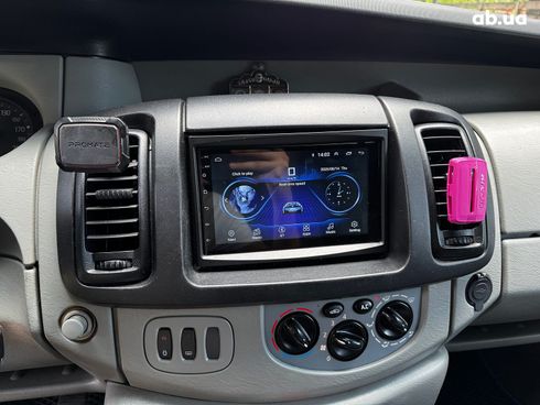 Renault Trafic 2010 белый - фото 13