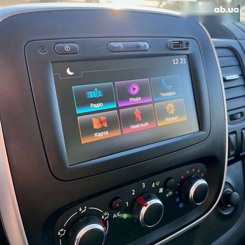 Renault Trafic 2020 - фото 27