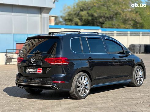 Volkswagen Touran 2017 черный - фото 5