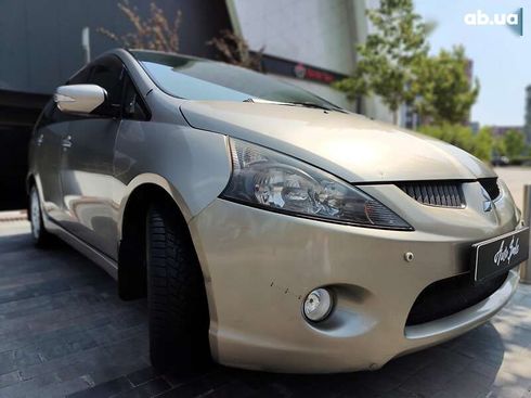Mitsubishi Grandis 2007 - фото 30