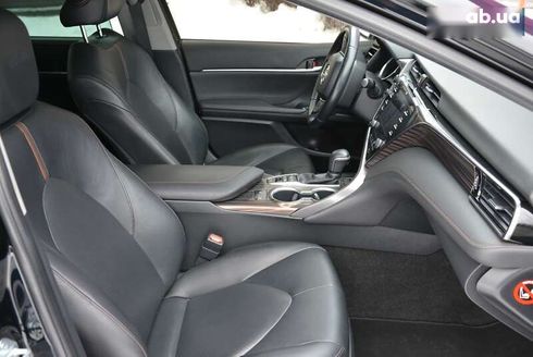 Toyota Camry 2019 - фото 30