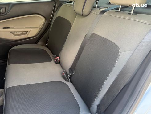 Ford Fiesta 2019 серый - фото 12