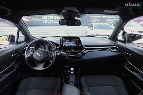 Toyota C-HR 2019 - фото 10