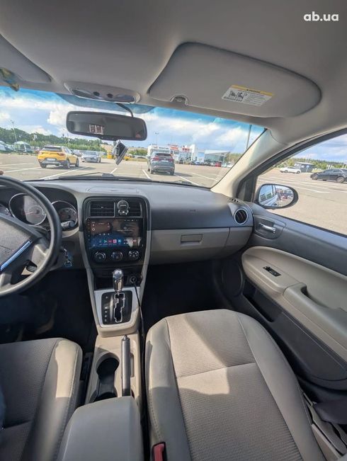 Dodge Caliber 2011 серебристый - фото 11