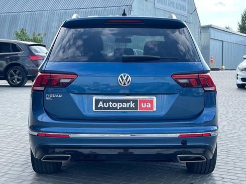 Volkswagen Tiguan 2018 синий - фото 6
