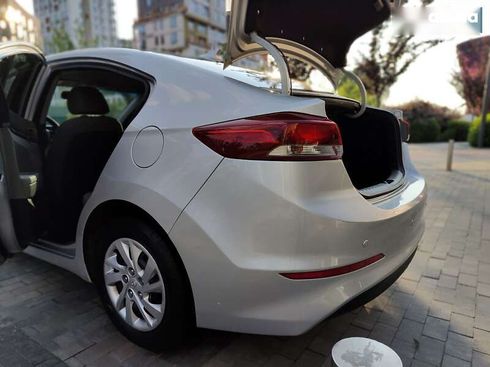 Hyundai Elantra 2016 - фото 13