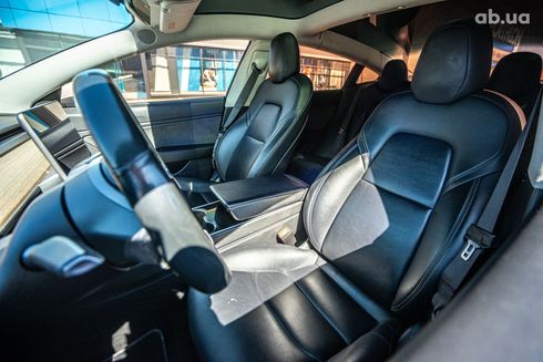 Tesla Model 3 2018 белый - фото 13