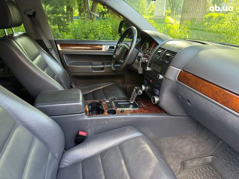 Volkswagen Touareg 2008 черный - фото 24