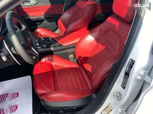 Alfa Romeo Giulia 2018 - фото 11