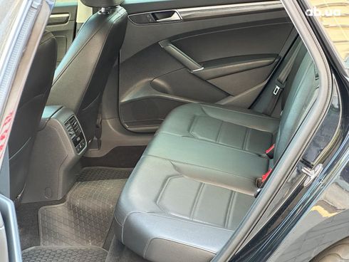 Volkswagen Passat 2016 черный - фото 16