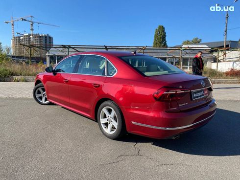 Volkswagen Passat 2017 красный - фото 7