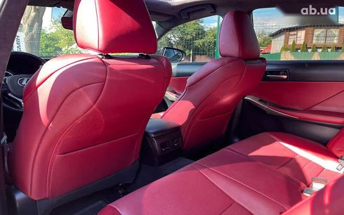 Lexus IS 2017 - фото 15
