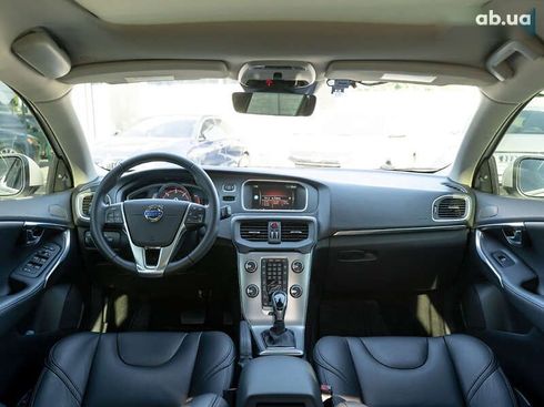 Volvo V40 2017 - фото 15