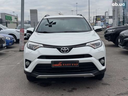 Toyota RAV4 2016 - фото 8