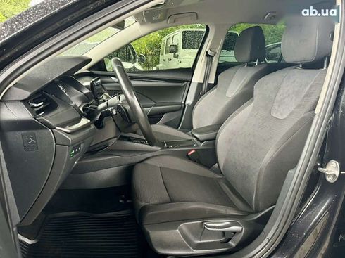 Skoda Octavia 2020 - фото 21
