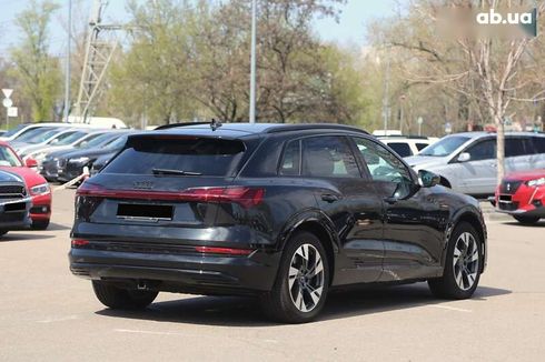 Audi E-Tron 2022 - фото 7