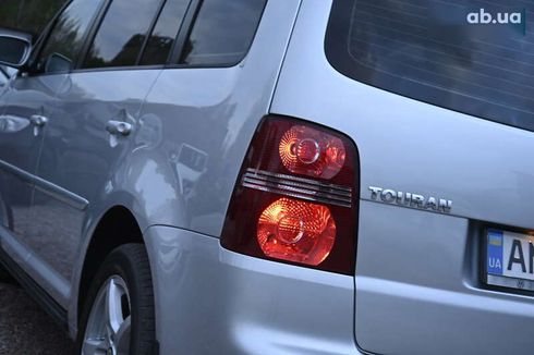 Volkswagen Touran 2009 - фото 12