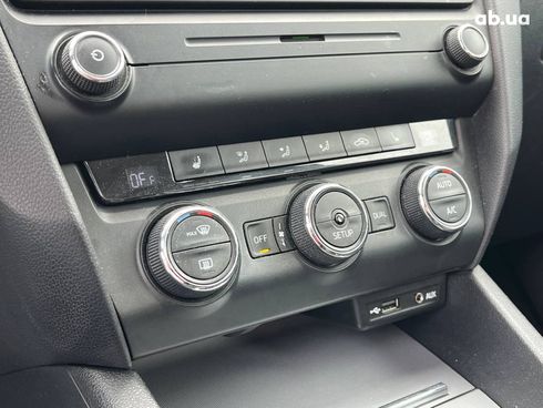Skoda Octavia 2014 белый - фото 26