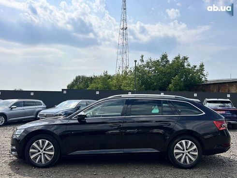 Skoda Superb 2021 - фото 5