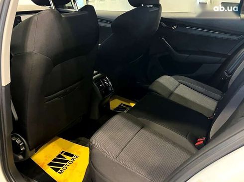 Skoda Octavia 2020 - фото 19