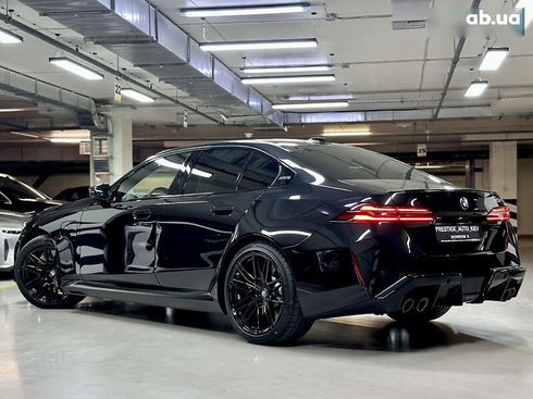 BMW M5 2025 - фото 27
