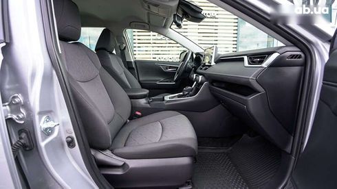 Toyota RAV4 2020 - фото 6