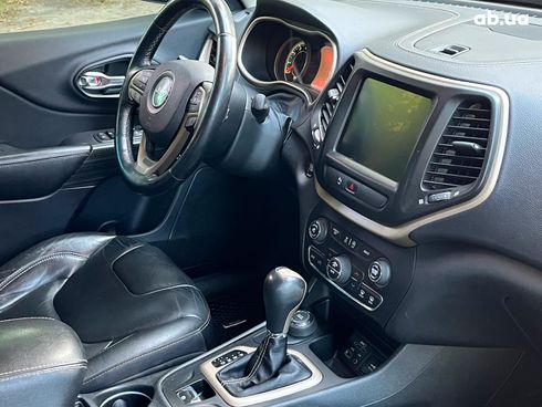 Jeep Cherokee 2015 серый - фото 33