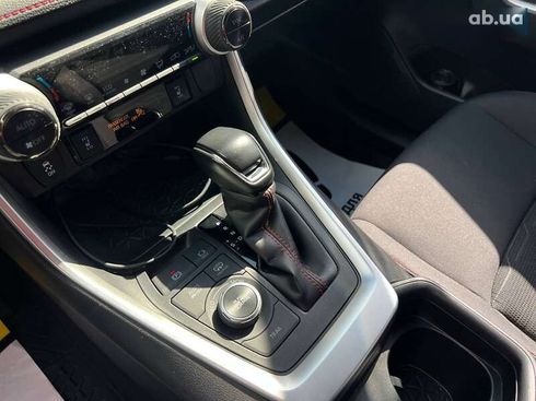 Toyota RAV4 2021 - фото 16