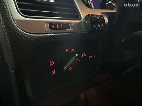 Volkswagen Touareg 2012 - фото 12