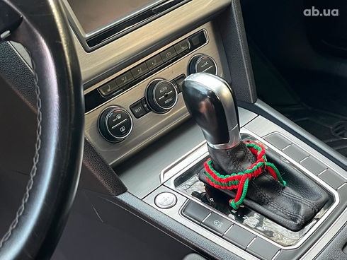 Volkswagen Passat 2015 черный - фото 19