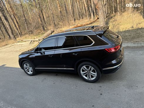 Volkswagen Touareg 2018 коричневый - фото 17
