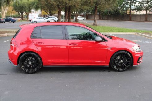 Volkswagen Golf 2019 красный - фото 4