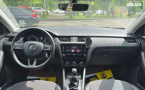 Skoda Octavia 2017 - фото 11